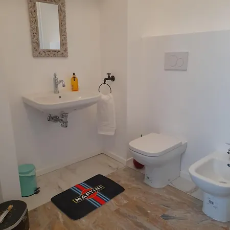 Martini E Campari بيت ضيافة 3*